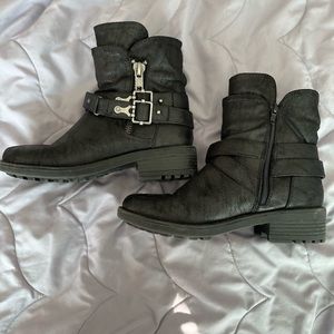 Carlos by Carlos Santana Shiloh boots in black